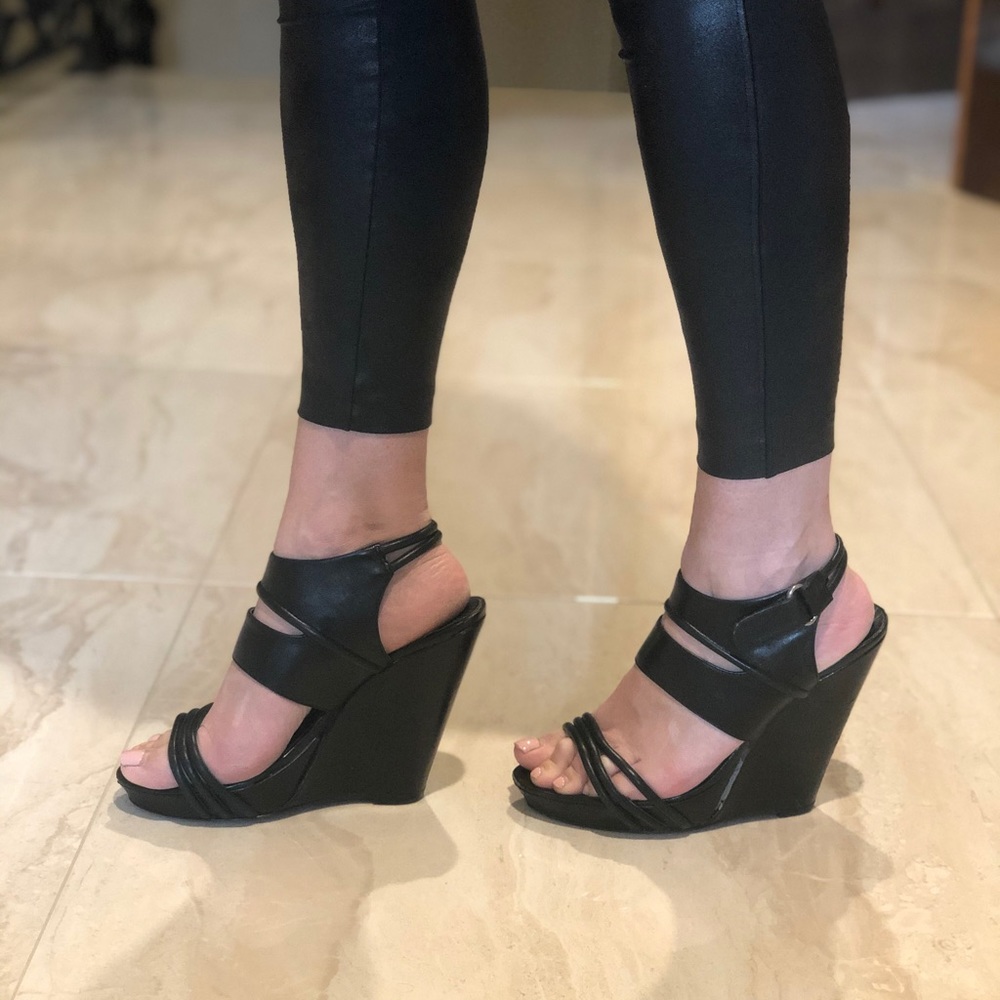 Trouve Wedges